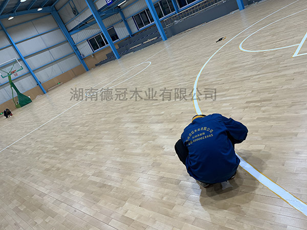 湖南德冠木業(yè)有限公司,德冠運動地板,跳躍者運動地板,籃球館地板,舞臺地板