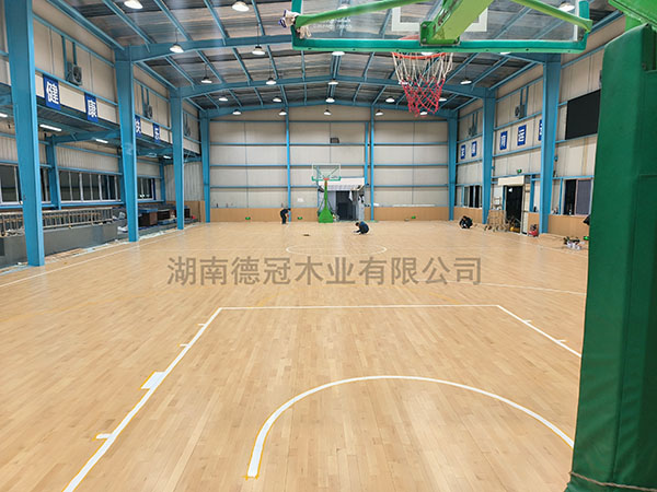 湖南德冠木業(yè)有限公司,德冠運動地板,跳躍者運動地板,籃球館地板,舞臺地板