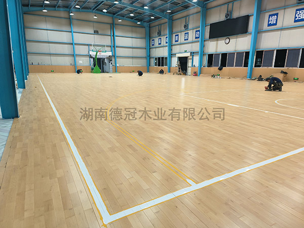 湖南德冠木業(yè)有限公司,德冠運動地板,跳躍者運動地板,籃球館地板,舞臺地板
